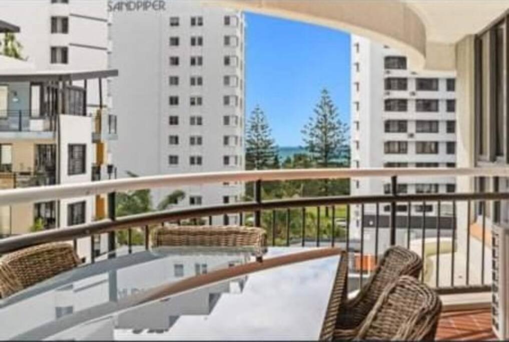 Broadbeach Victoria Square โกลด์โคสต์ ภายนอก รูปภาพ