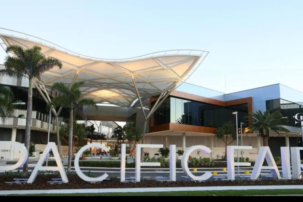 Broadbeach Victoria Square โกลด์โคสต์ ภายนอก รูปภาพ